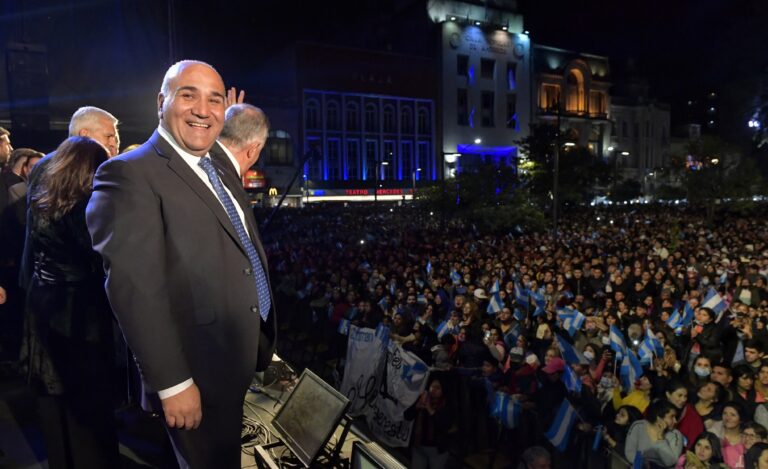 Tucumán: Manzur encabezó la Vigilia por el Día de la Independencia