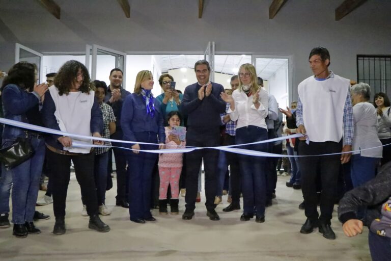 EL GOBERNADOR INAUGURÓ EL MERCADO CENTRAL