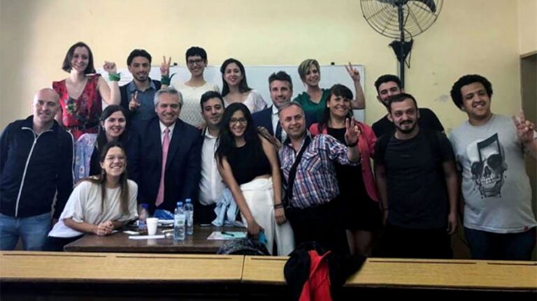 Alberto Fernández volvió a la UBA para dar clase en la Facultad de Derecho