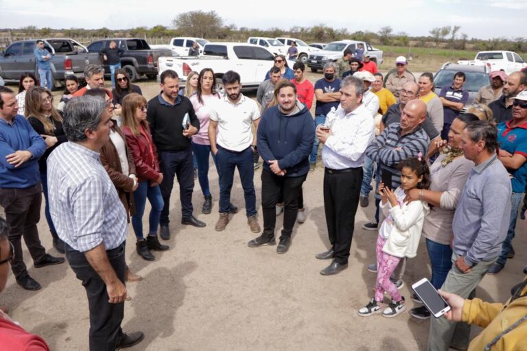 INAUGURARON CONEXIONES DE ELECTRIFICACIÓN RURAL