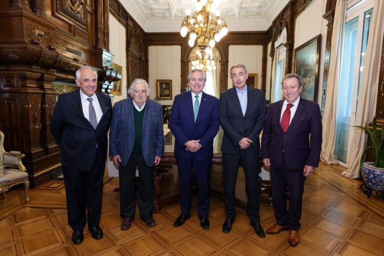 Reunión Alberto Fernández con ex mandatarios