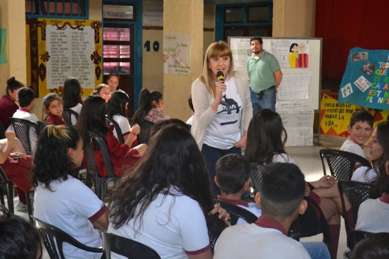 CHARLA CON ESTUDIANTES DE LAS PALMAS