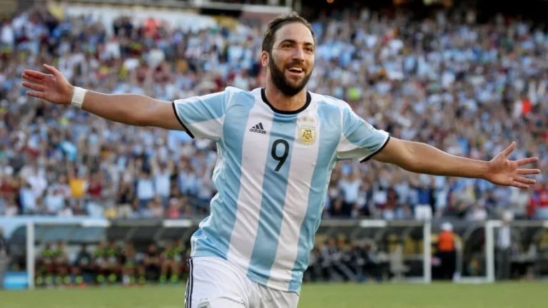 Gonzalo Higuaín anunció su retiro del fútbol profesional