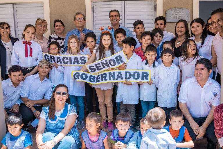 TRES ISLETAS: EL GOBIERNO INAUGURÓ OBRAS