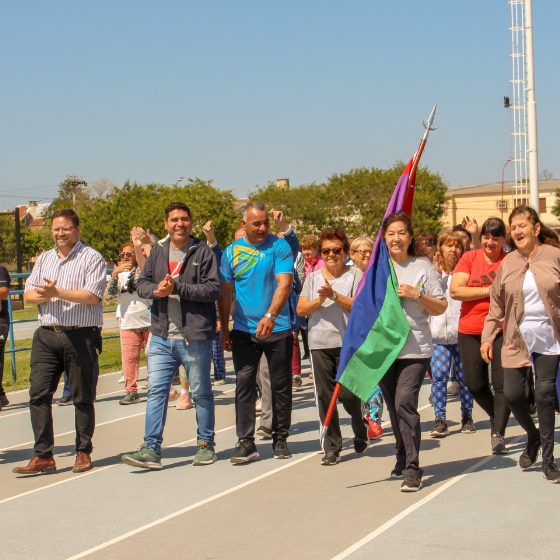 DISFRUTAR LA VIDA: MARCHA AERÓBICA, BAILES