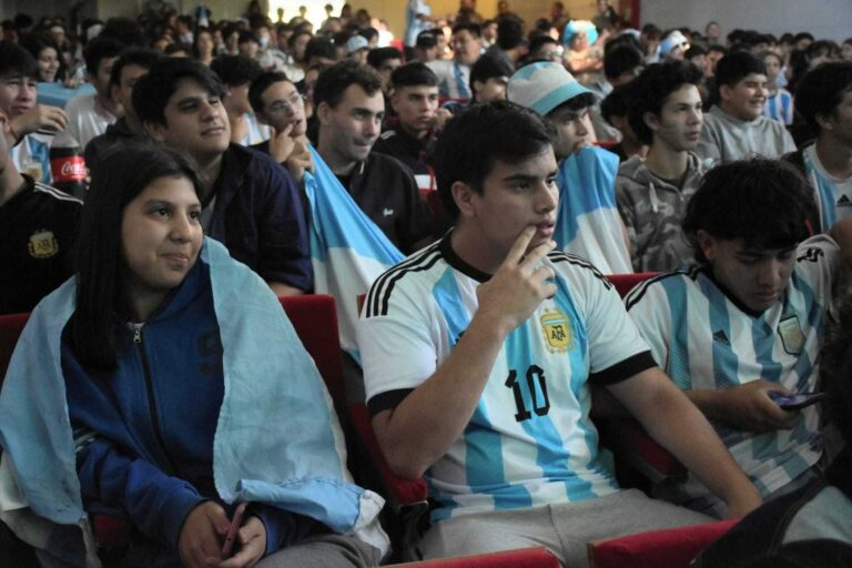 Pantalla gigante y sorteos para el partido contra Polonia