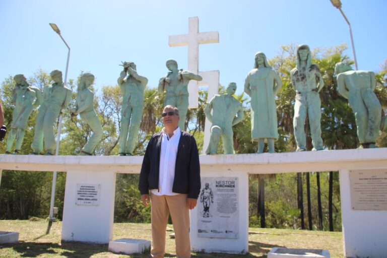 RAFAEL CORREA VISITÓ EL PARQUE DE LA MEMORIA DE MARGARITA BELÉN