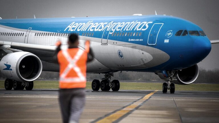 El vuelo parte este martes 6