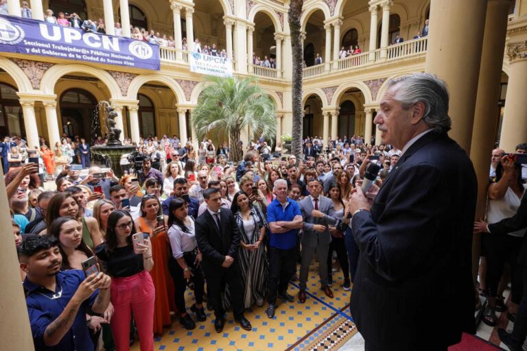 Alberto Fernández: “Brindo por la unidad y por una Argentina igualitaria»