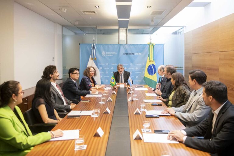 Acuerdos Argentina-Brasil en ciencia y tecnología