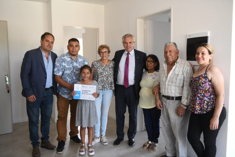 Entrega viviendas en CABA