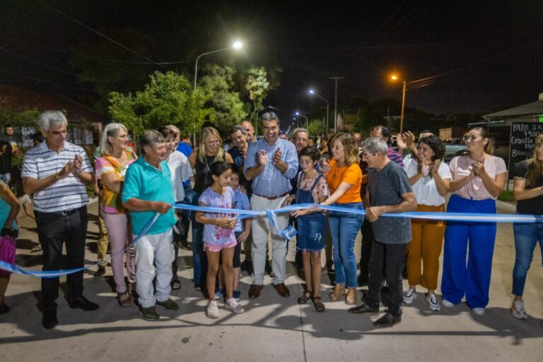 CAPITANICH INAUGURÓ 22 CUADRAS EN CHARATA