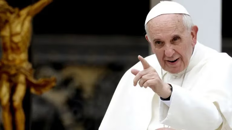 El papa Francisco pasará «algunos días» en el hospital