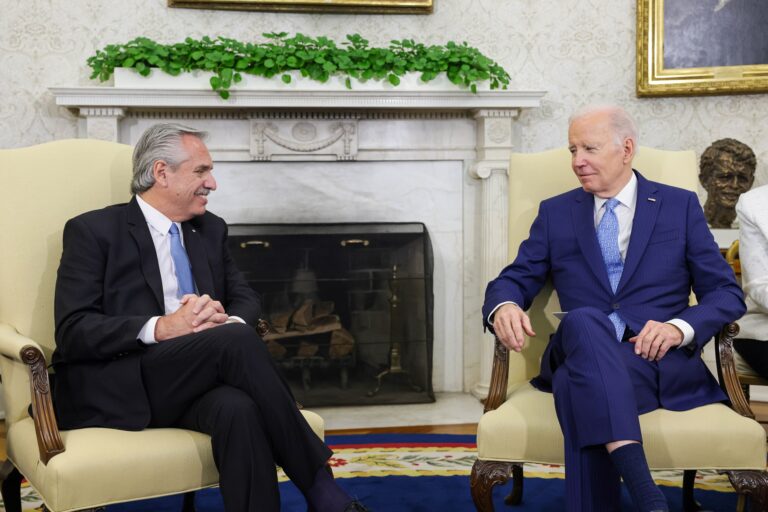 Fernández y Biden