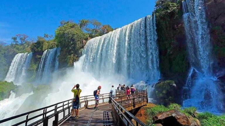 Proyecta un movimiento de un millón de turistas