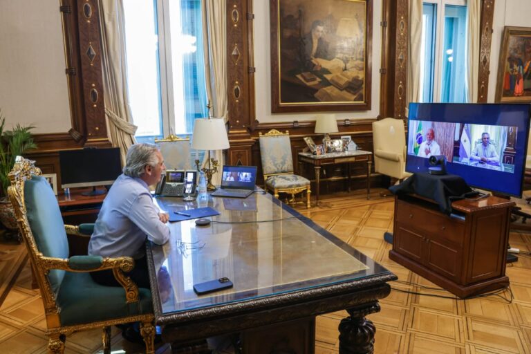 Alberto Fernández y Lula da Silva dialogaron