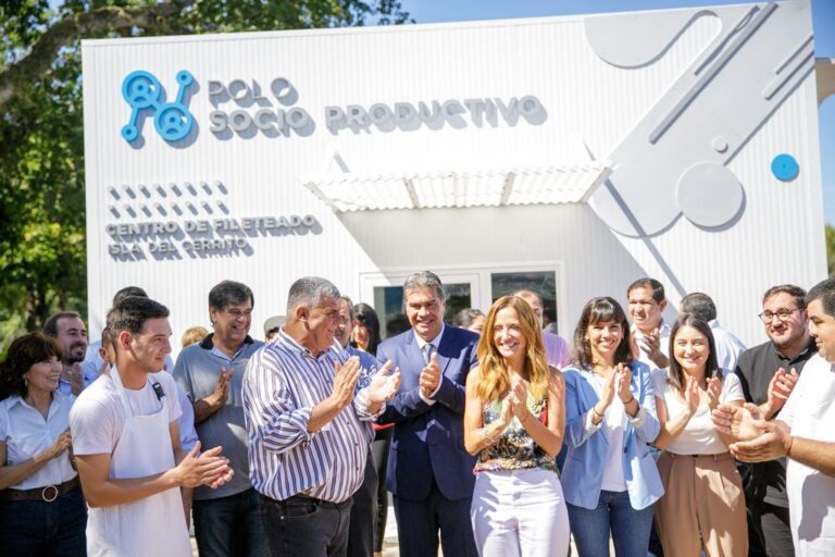 CAPITANICH Y TOLOSA PAZ INAUGURARON UN POLO SOCIO PRODUCTIVO