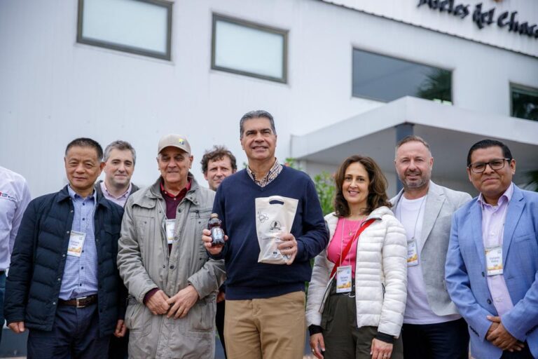 CAPITANICH VISITÓ LA PLANTA DE MIELES DEL CHACO