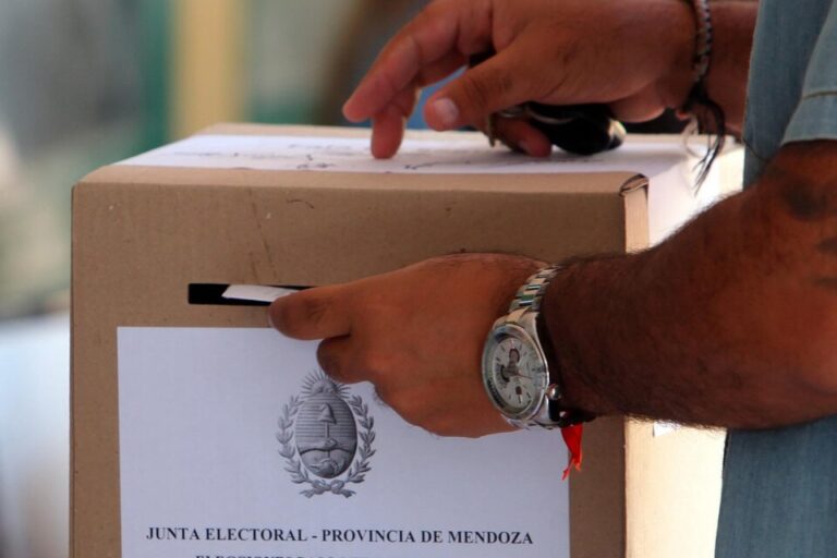 Elecciones desdobladas en 7 departamentos