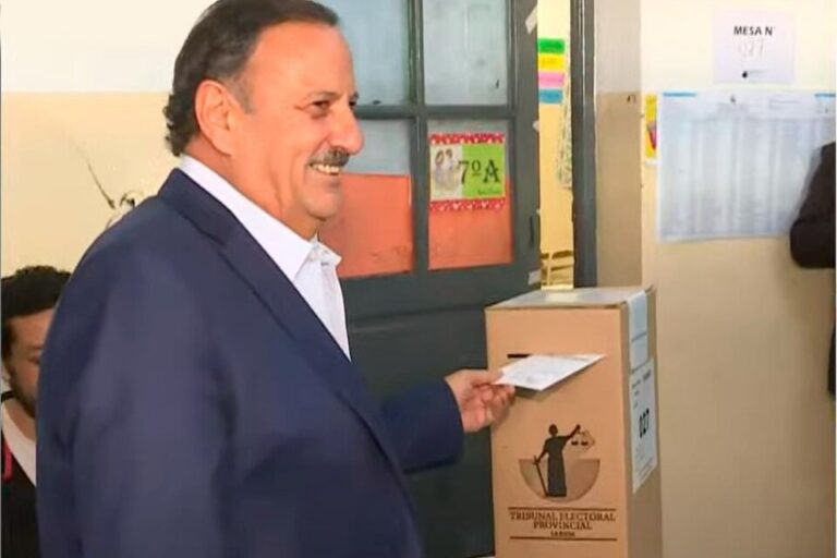 Votó el gobernador Ricardo Quintela