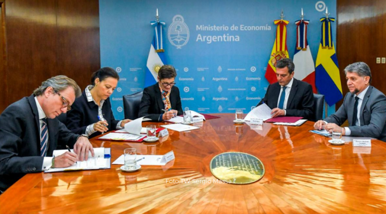 Massa firmó tres nuevos acuerdos para refinanciar la deuda con el Club de París