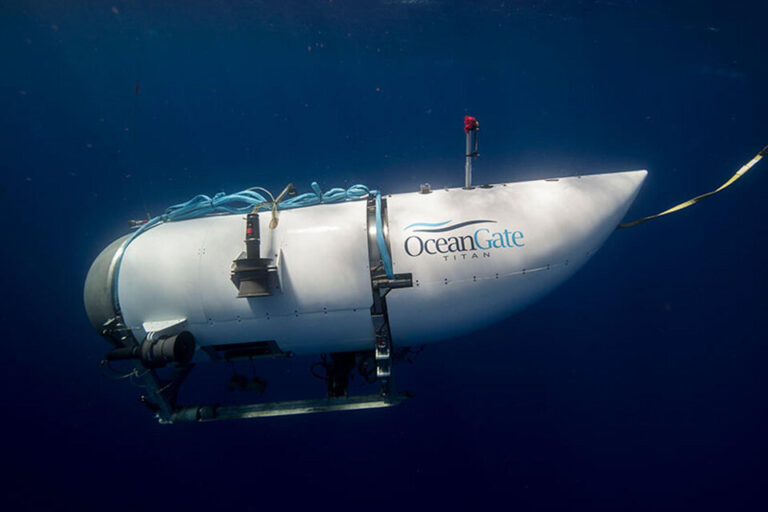 Se cree que al submarino le quedan unas 30 horas de oxígeno