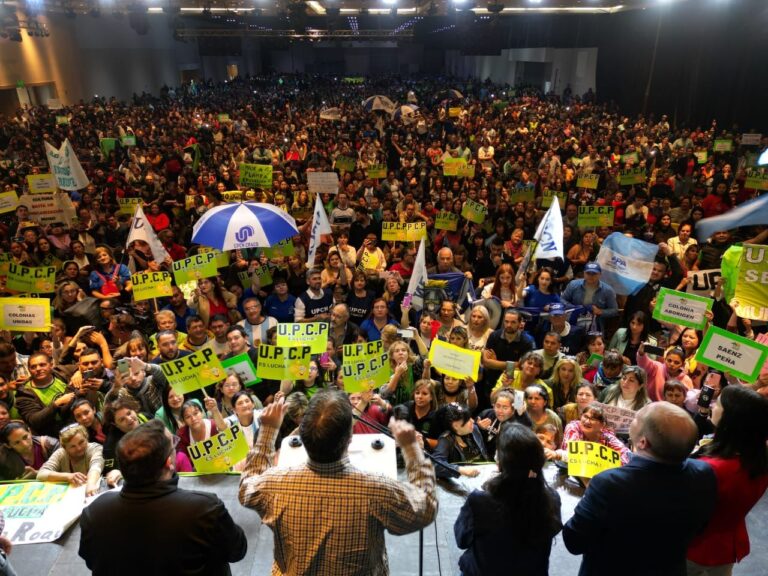 Multitudinario apoyo de trabajadores del sector público a Capitanich