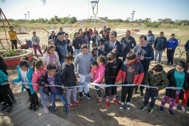 CAPITANICH INAUGURÓ SIETE CUADRAS DE PAVIMENTO EN LAPACHITO