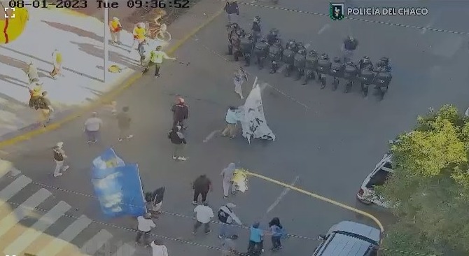 NUEVAMENTE, LA POLICÍA DEL CHACO DESPEJÓ