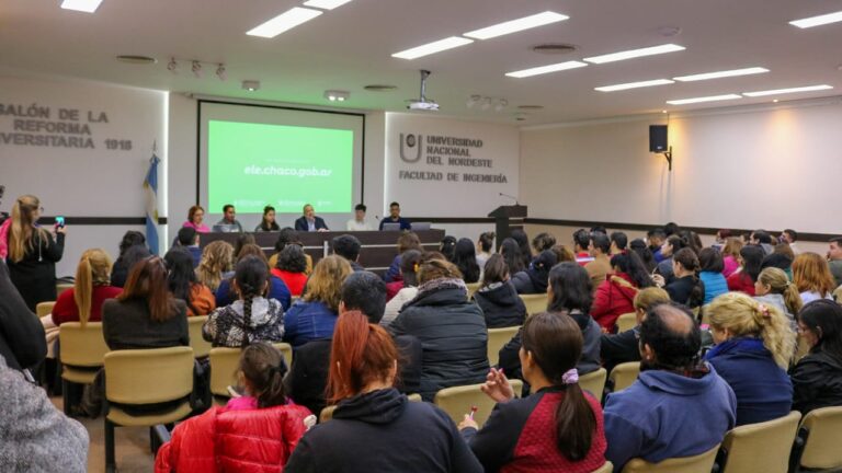 MÁS DE 200 DOCENTES SE CAPACITARON