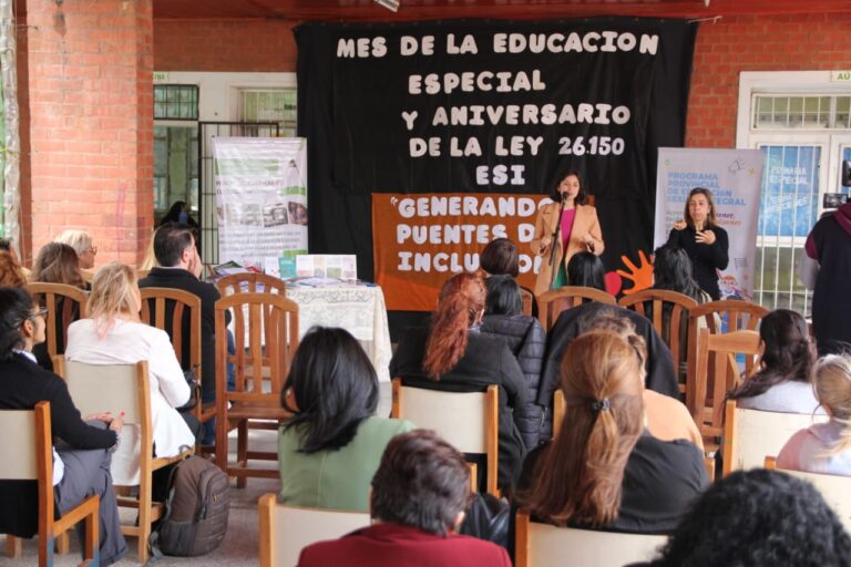 EDUCACIÓN PRESENTÓ MATERIAL SOBRE DERECHOS HUMANOS