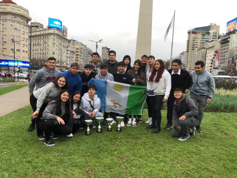 ESTUDIANTES DE ESCUELAS TÉCNICAS