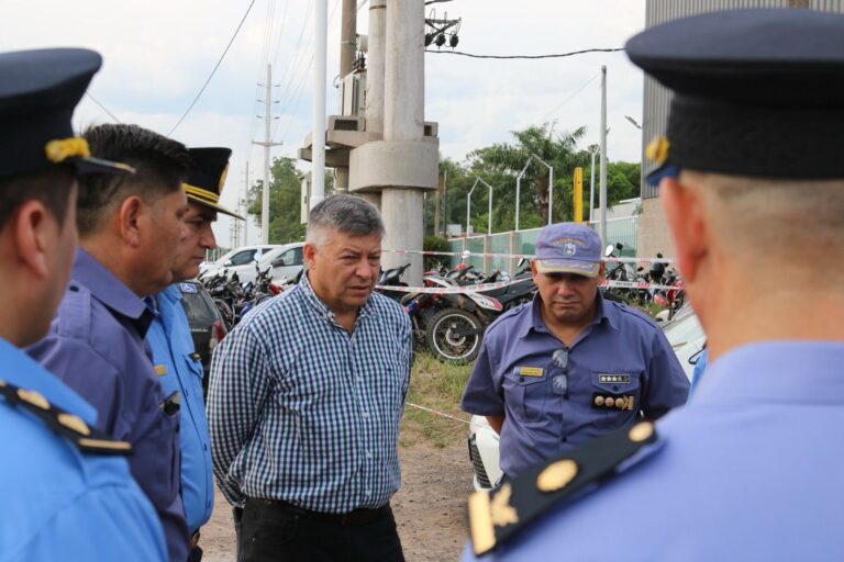 CON UN DESPLIEGUE DE MÁS DE 100 EFECTIVOS POLICIALES