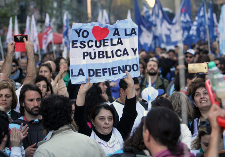 Sindicatos docentes están en alerta