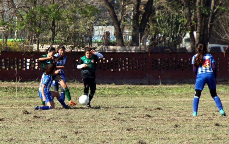 COMIENZAN LOS ENTRENAMIENTOS DEL FÚTBOL FEMENINO FORMATIVO