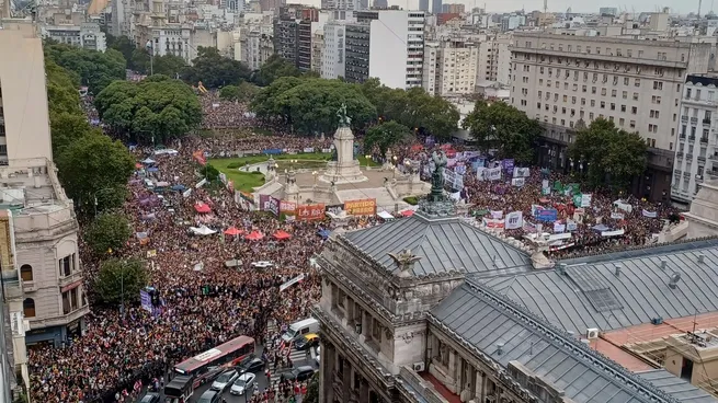 Masiva movilización por el 8M