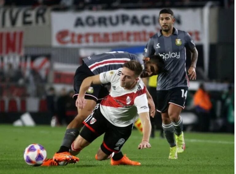 River y Estudiantes de La Plata definen la Supercopa Argentina: todos los detalles del partido