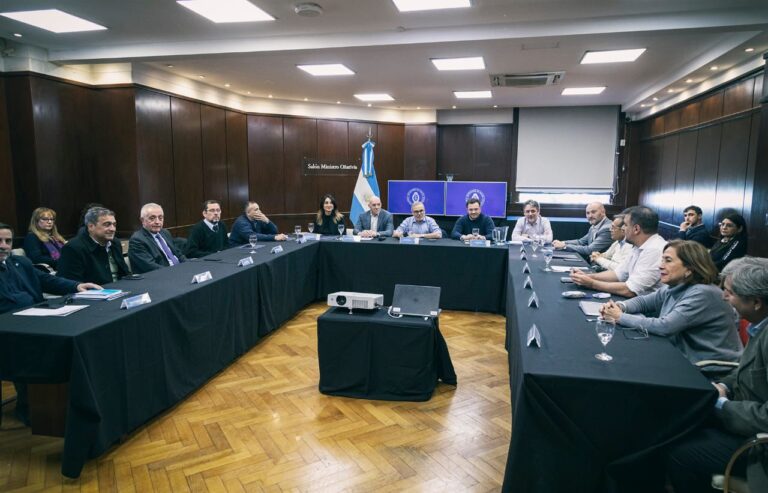 BS. AS: RUSSO SE REUNIÓ CON LOS MINISTROS DE SALUD DEL NEA Y EL NOA