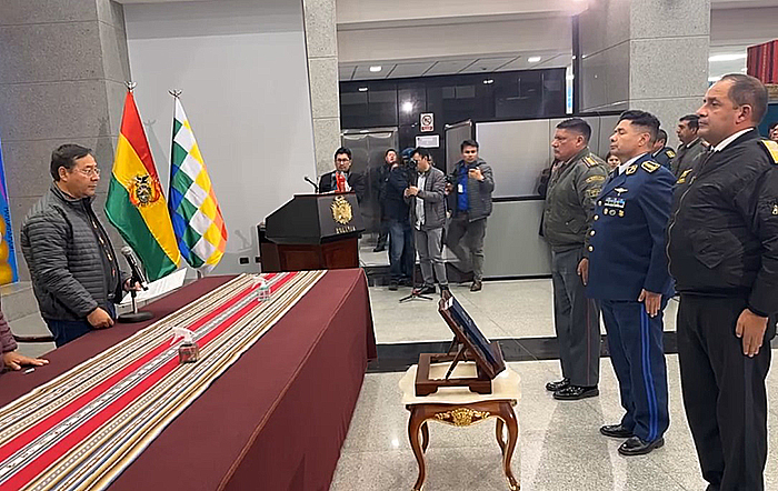 Levantamiento militar en Bolivia: el presidente Luis Arce destituyó al jefe del Ejército