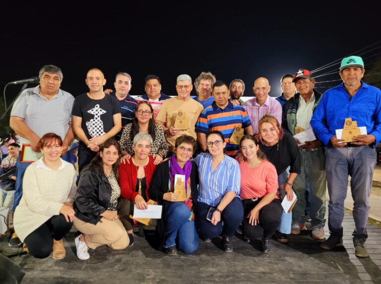 PLAZA: CULMINÓ EL VI ENCUENTRO DE ESCULTORES “MITOS Y LEYENDAS”