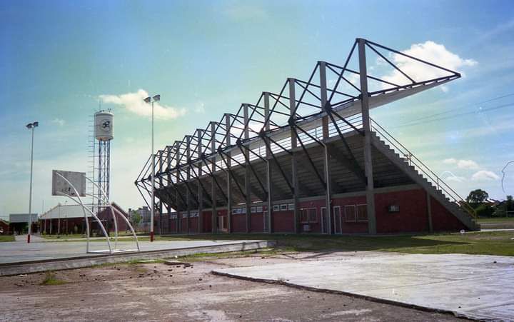 UN 27 DE AGOSTO SE INAUGURABA EL POLIDEPORTIVO JAIME ZAPATA