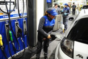 YPF aumentó 3,5% los combustibles y comienza a aplicar su plan de descuentos focalizados