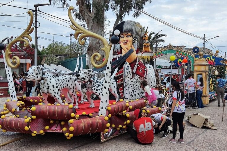 Se viene el multitudinario Desfile de Carrozas de Las Breñas