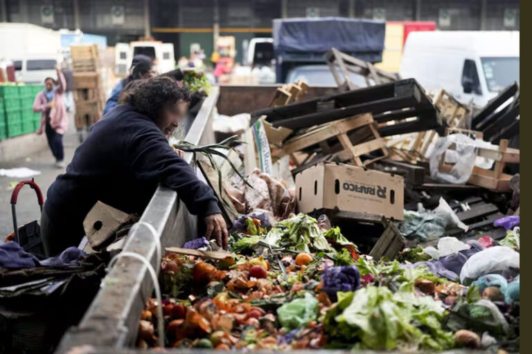 La pobreza subió al 52,9% en el primer semestre del año y alcanzó a 24,9 millones de personas