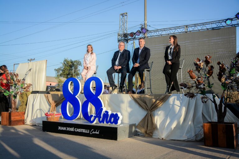 EL GOBERNADOR ZDERO ACOMPAÑÓ EL 88° ANIVERSARIO DE JUAN JOSÉ CASTELLI