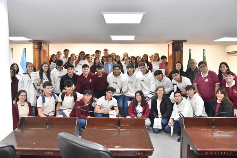 La diputada Galeano recibió a alumnos de General San Martín