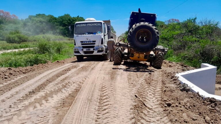 VIALIDAD PROVINCIAL TRABAJA EN LA CONSERVACIÓN DE RUTAS PROVINCIALES EN EL INTERIOR DEL CHACO