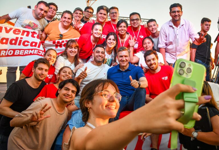 VILLA ÁNGELA: CON UNA GRAN PARTICIPACIÓN DE JÓVENES SE REALIZÓ EL CONGRESO PROVINCIAL DE LA JUVENTUD RADICAL