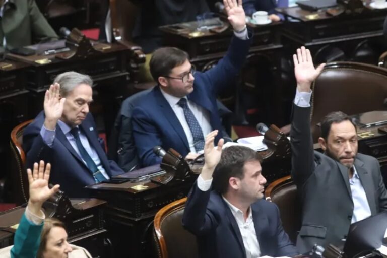 El Gobierno busca frenar la sesión de este martes en Diputados a través de los gobernadores