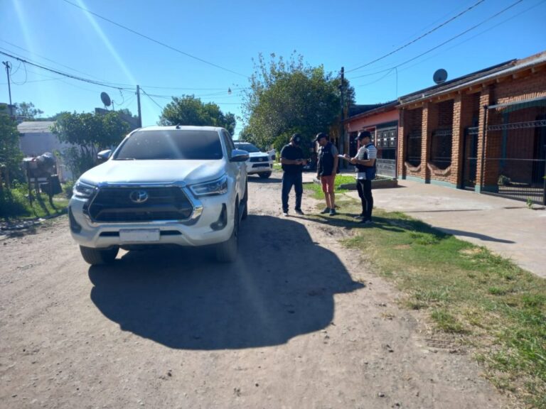 Secuestro de camioneta y cigarrillos de contrabando tras enfrentamiento con la Policía